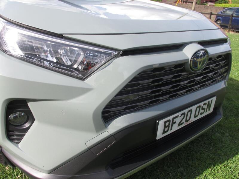 TOYOTA RAV-4 2.5 Hybrid petrol CVT Design 2020