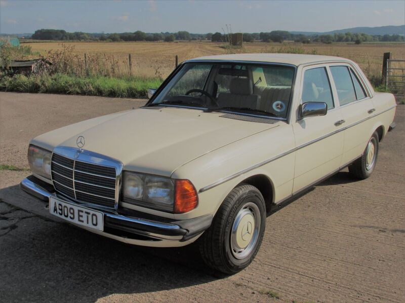 MERCEDES-BENZ 200 200 AUTO 1984